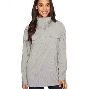 Mountain Hardwear High Neck Long Sleeve Top Performance Half Button Down Size M